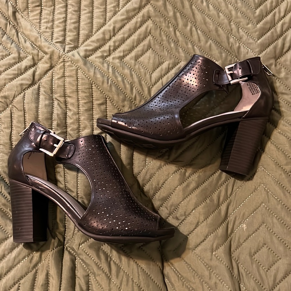 White Mountain Black Heels